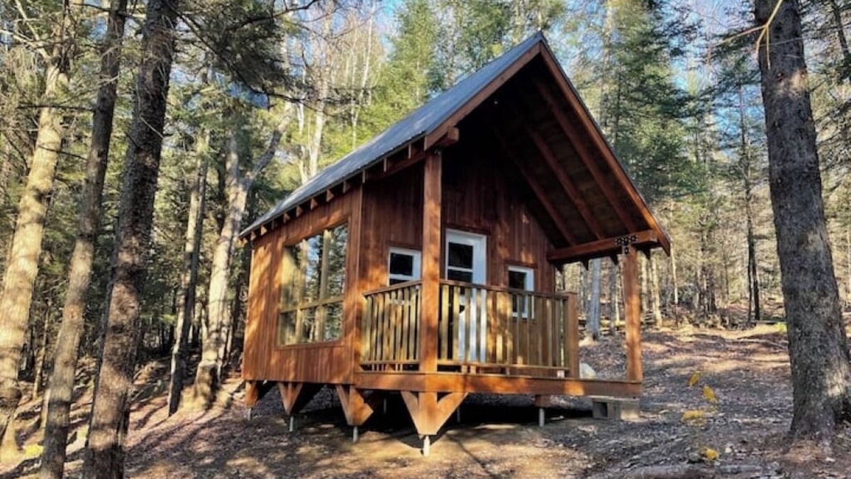 Saint-Etienne-De-Bolto Cabin | Romantic eco-cottage with mezzanine: La Perdrix
