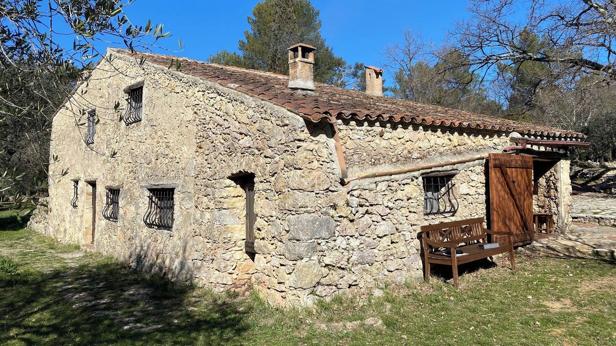Bagnols-en-Foret Villa | Romantic and historical Domain With Pool On The French Riviera for 15 people.