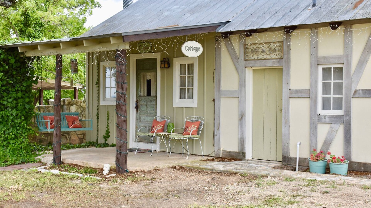 Fredericksburg Cottage | Romantic Ava Haus Cottage. 3 minutes to Main! See our other 4 Ava Haus rentals.