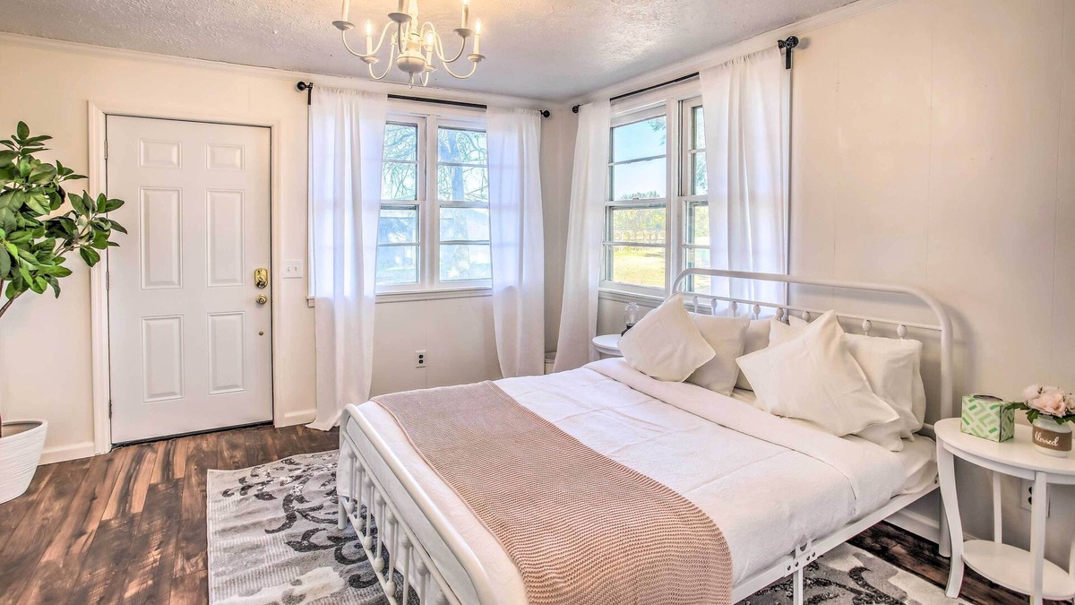 Sellers Cottage | Romantic cottage -- near Myrtle Beach