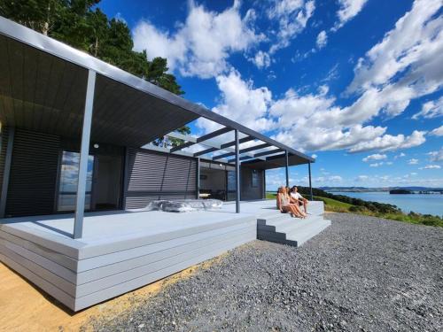 Waerenga House | Romantic Countryside Lakeview, 1 hour ex Auckland