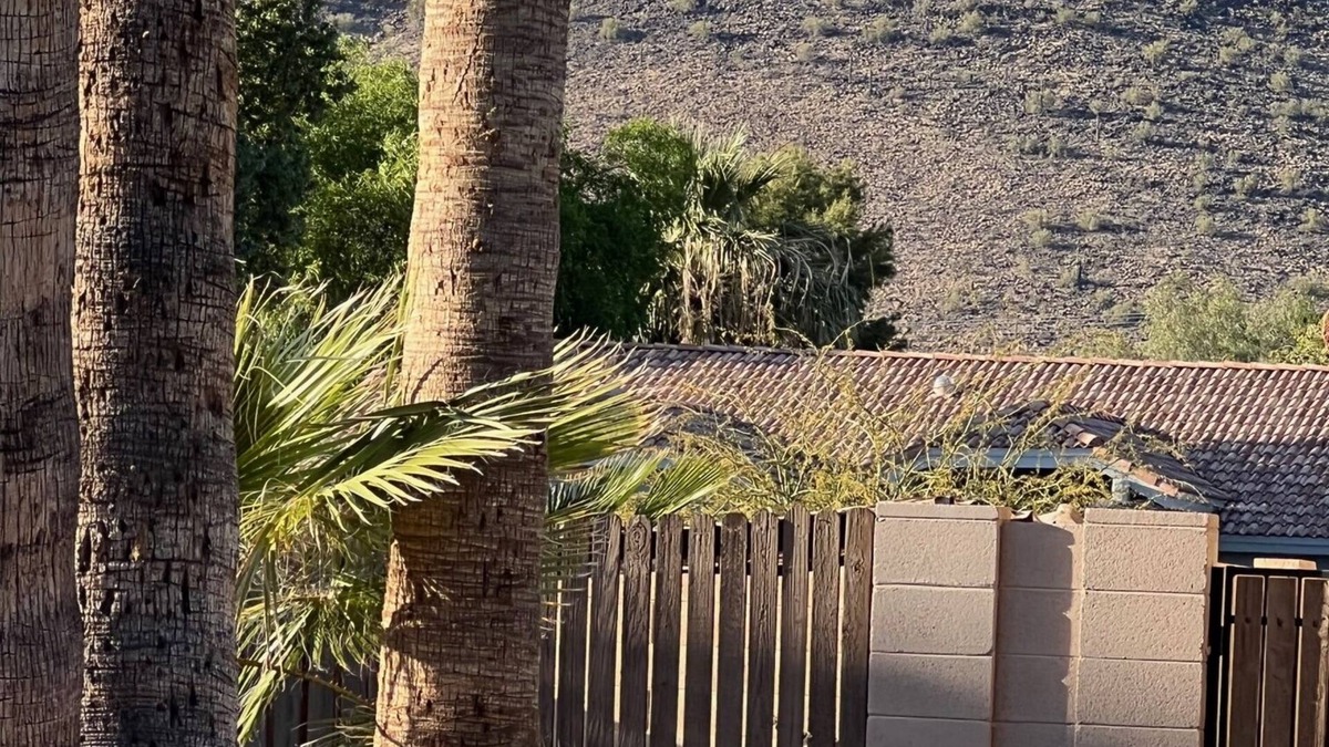 Glendale House | Romantic escape overlooking the mountains, close to the city and nature, trails.