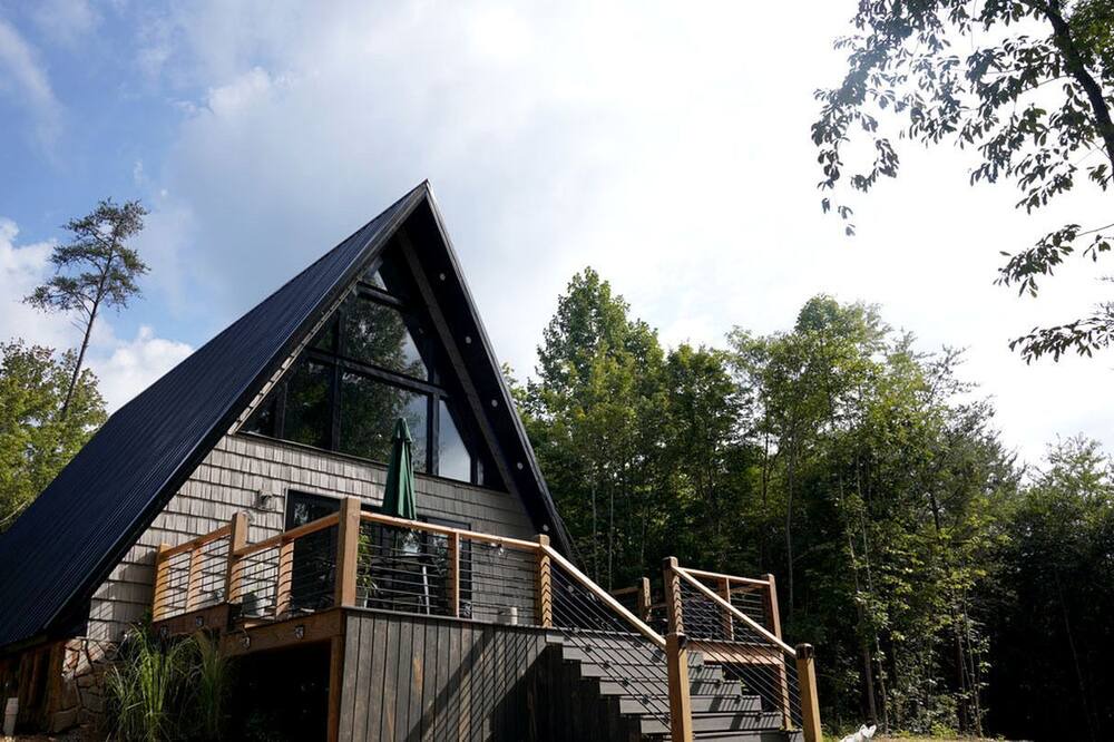 Dobson Cabin | Romantic Escapes in this Stunning A-Frame in North Carolina with Access to a Private Hot Tub and Fire Pit
