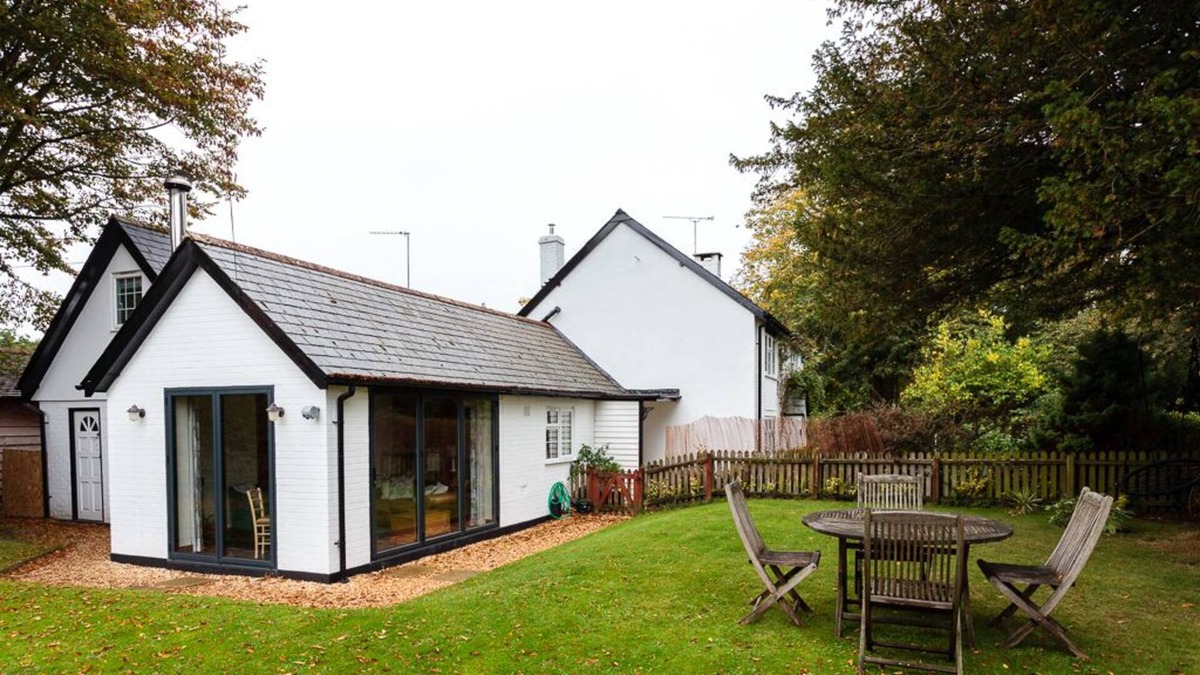 New Forest District Cottage | Romantic Forest Cottage with private garden, dog friendly, forest views from bed