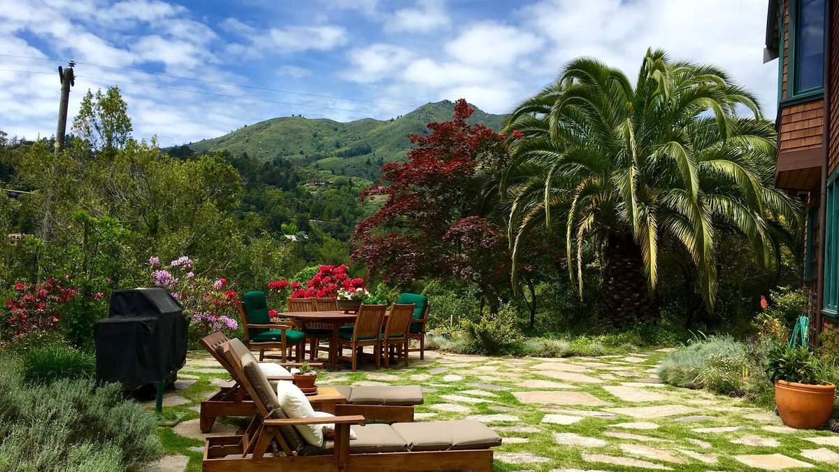 Mill Valley House | Romantic getaway. Hikers/bikers dream. Peaceful. Fresh Air. Nature. Sanctuary.
