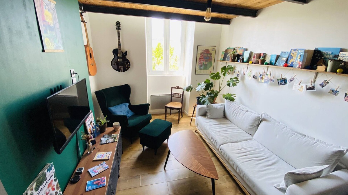 Republique - Les Ponts Apartment | Romantic getaway in the heart of Nantes