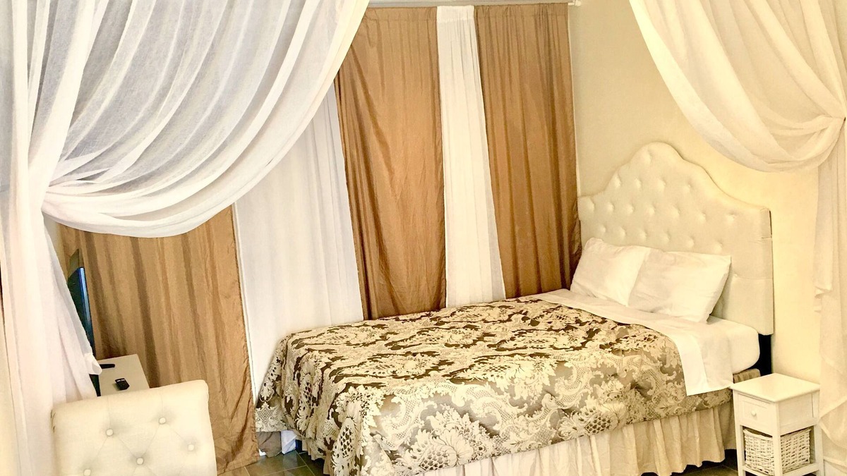 Orlando Apartment | Romantic Getaway Studio- UCF area