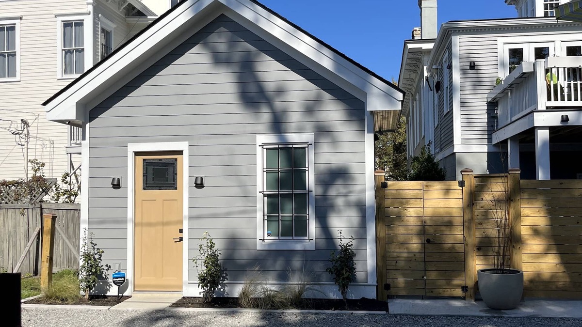 Dixon Park Apartment | Romantic Guest Cottage Studio.