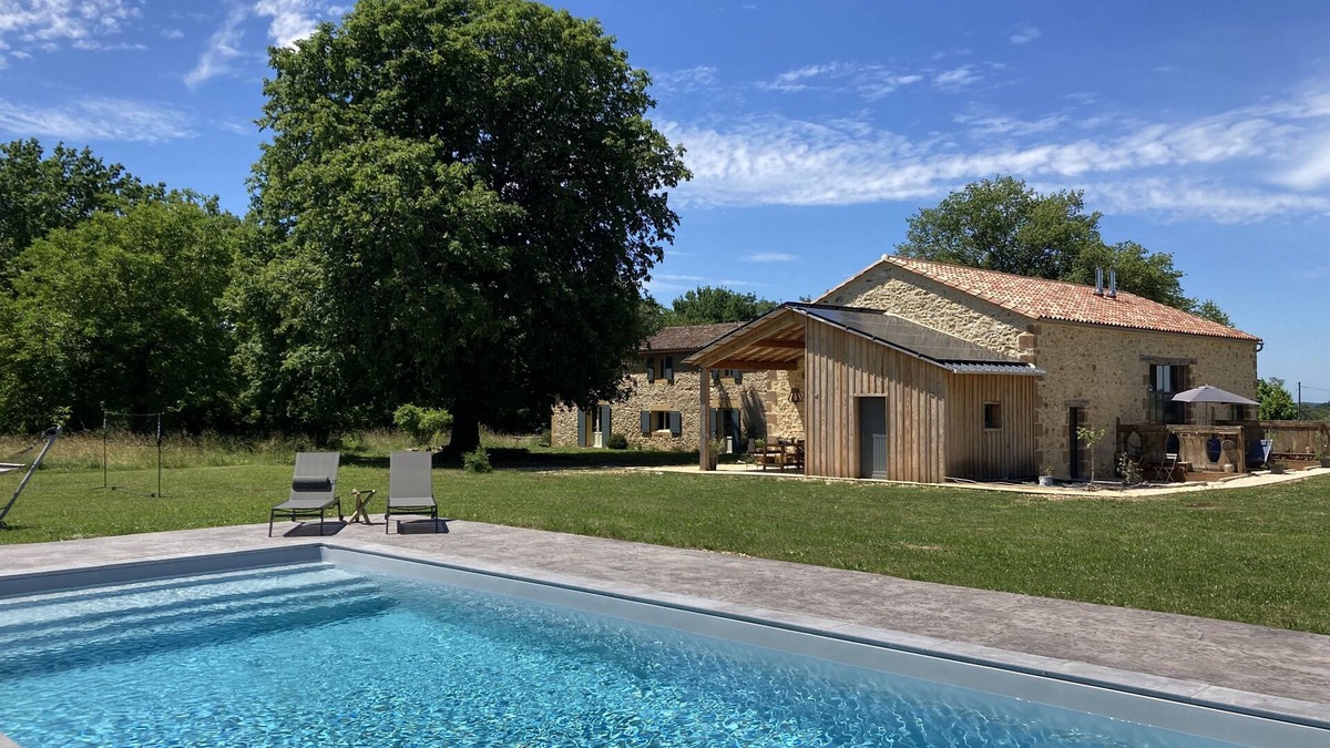 Marsales House | Romantic holiday accommodation sleeps 4, with shared swimming pool in Dordogne