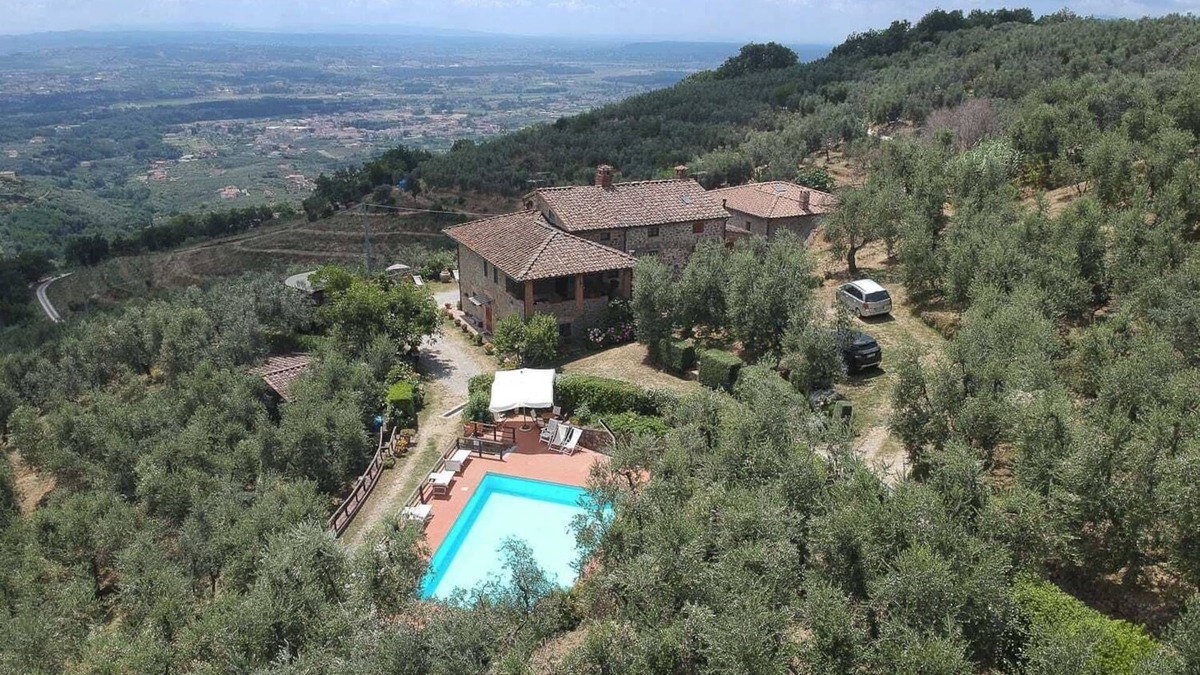 Giugnano Villa | Romantic Holiday Villa, pool Opens from April to October, for 18/25/29 people