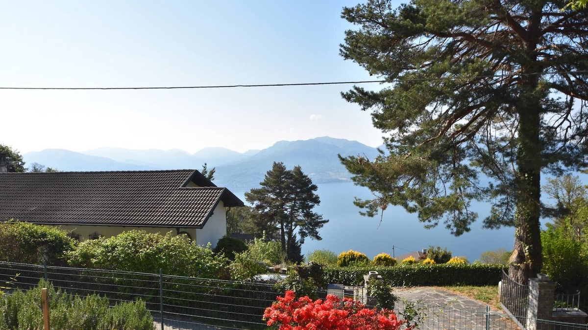 Trarego Viggiona House | Romantic House by Lake Maggiore with Garden