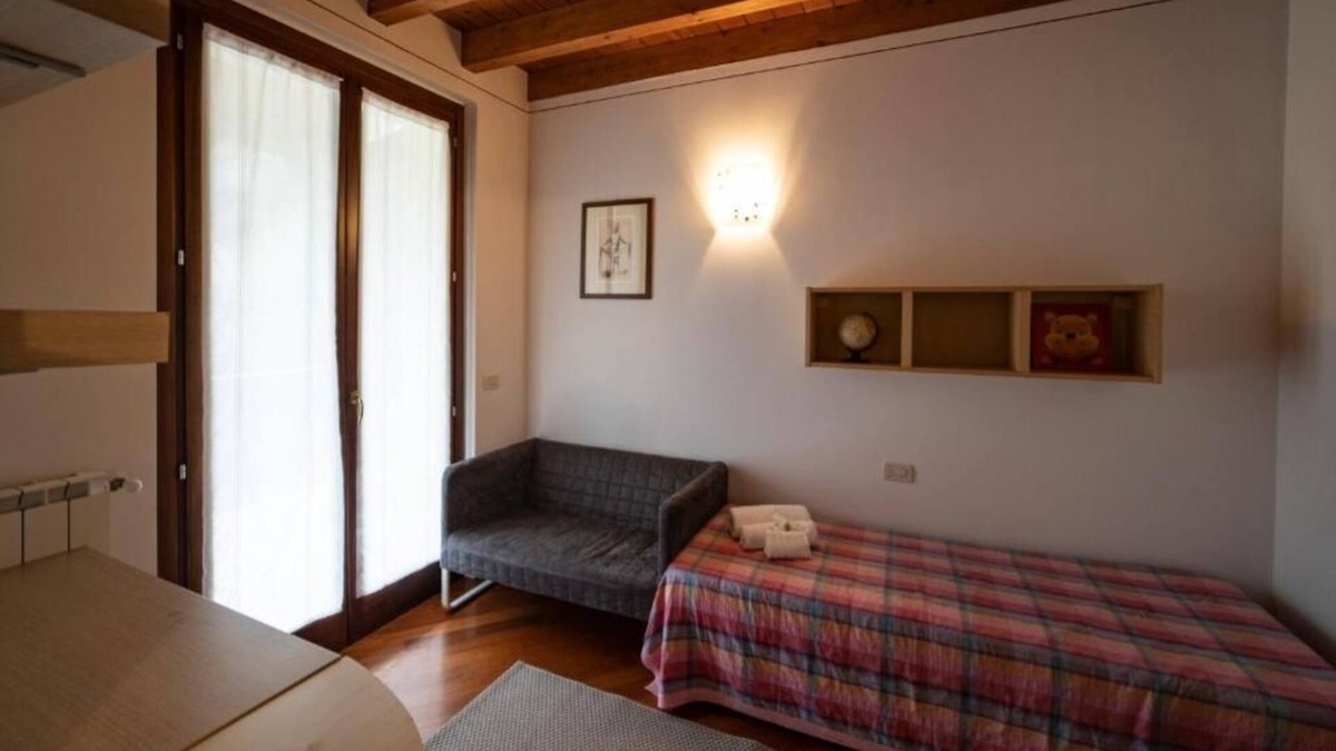 Sulzano Apartment | ROMANTIC LAKE VIEW HOUSE