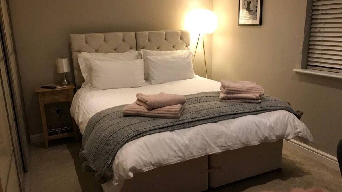 Hollingbourne House | Romantic Lodge on the Pilgrims way, Hollingbourne nestled in the Northdowns