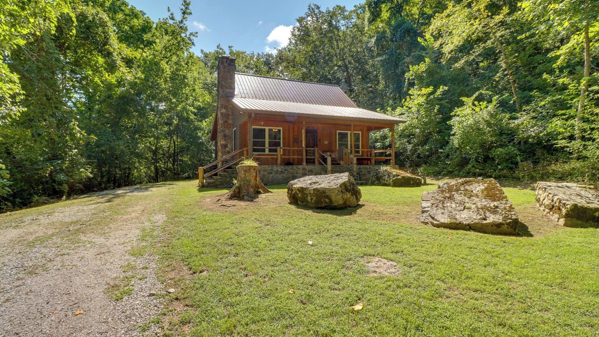 Mountain View Cabin | Romantic Mountain View Cabin Rental Near Downtown!