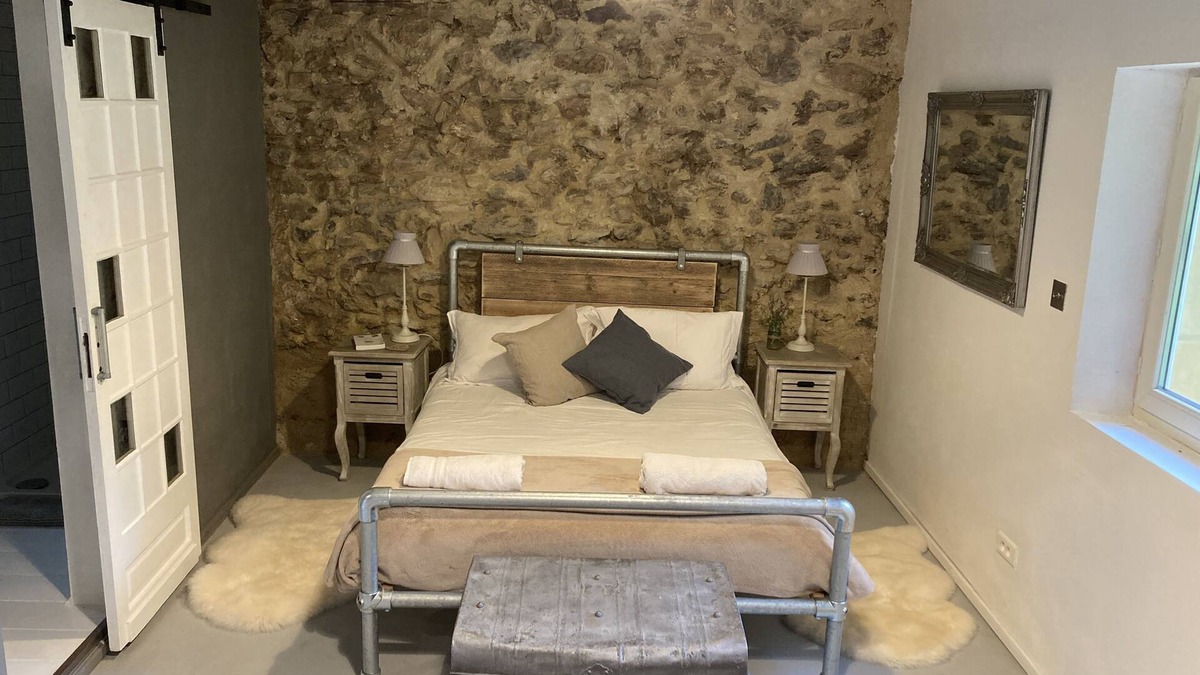 Marsales Apartment | Romantic one bedroom studio apartment with pool , walking distance to Monpazier