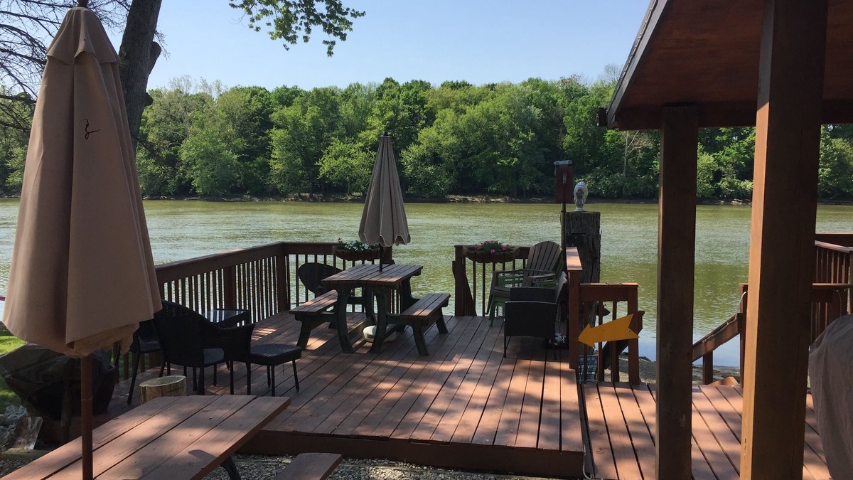 Logansport Cabin | Romantic Riverfront Cabins on the Wabash River