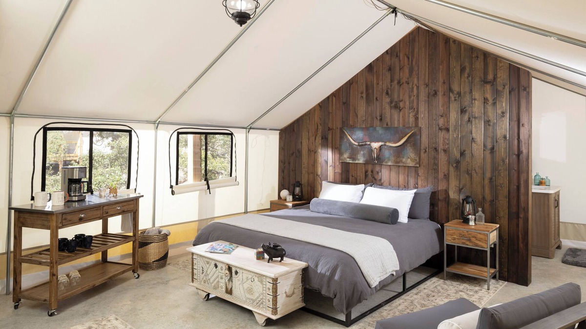 Valley Mills RV Rental | Romantic Riverside Glamping Under the Stars