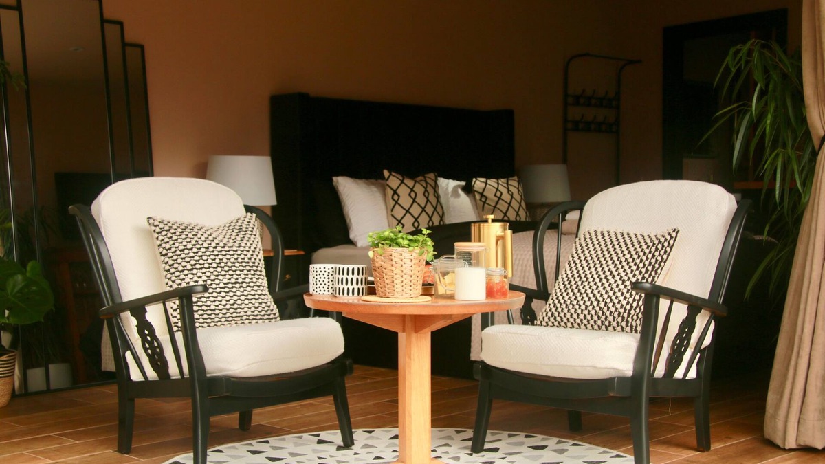 Sevenoaks Bed & Breakfast | Romantic rural sunset retreat in historical Kent countryside for escape or fun!