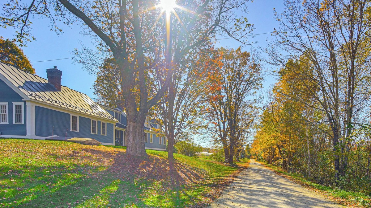 Rochester House | Romantic, Secluded Vermont Getaway w/Hot Tub