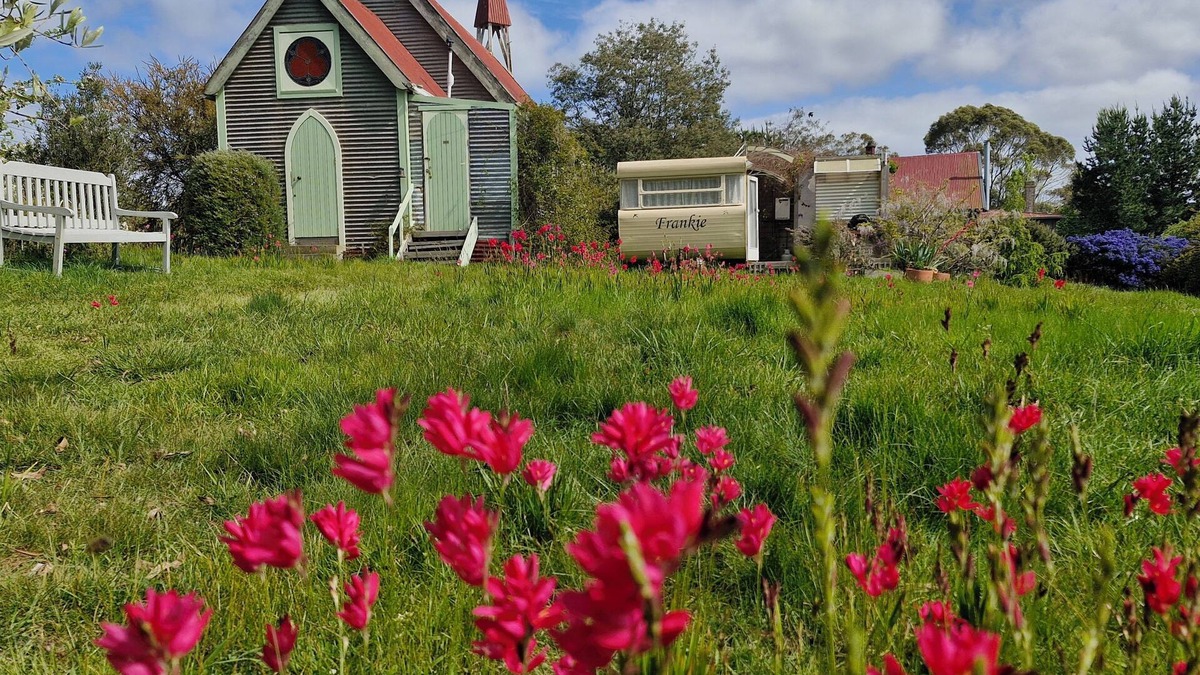 Bangor House | Romantic Stay by Historic Church on Wine Route