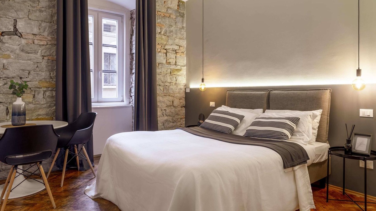 Trieste City Centre Apartment | Romantic Studio in the heart of Trieste ★Free Wifi