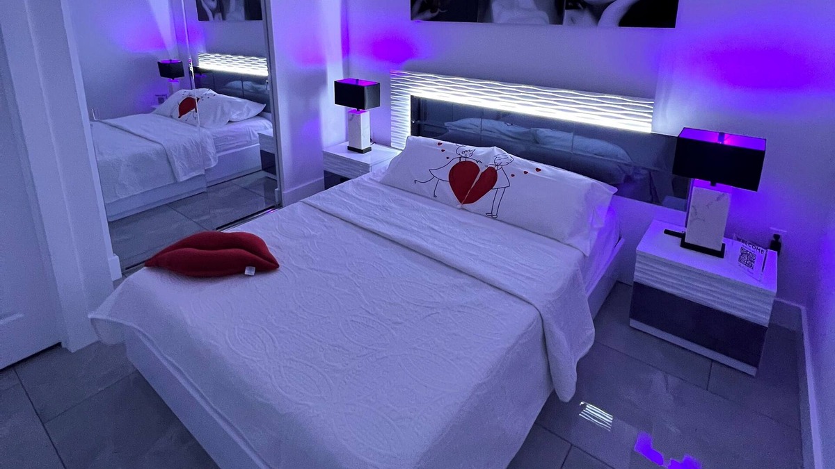 Tamiami Apartment | Romantic suite in Miami