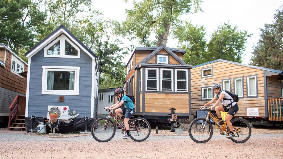 Lyons Resort | Romantic Tiny Retreat by the River – Open Sol Near Boulder & the Rockies