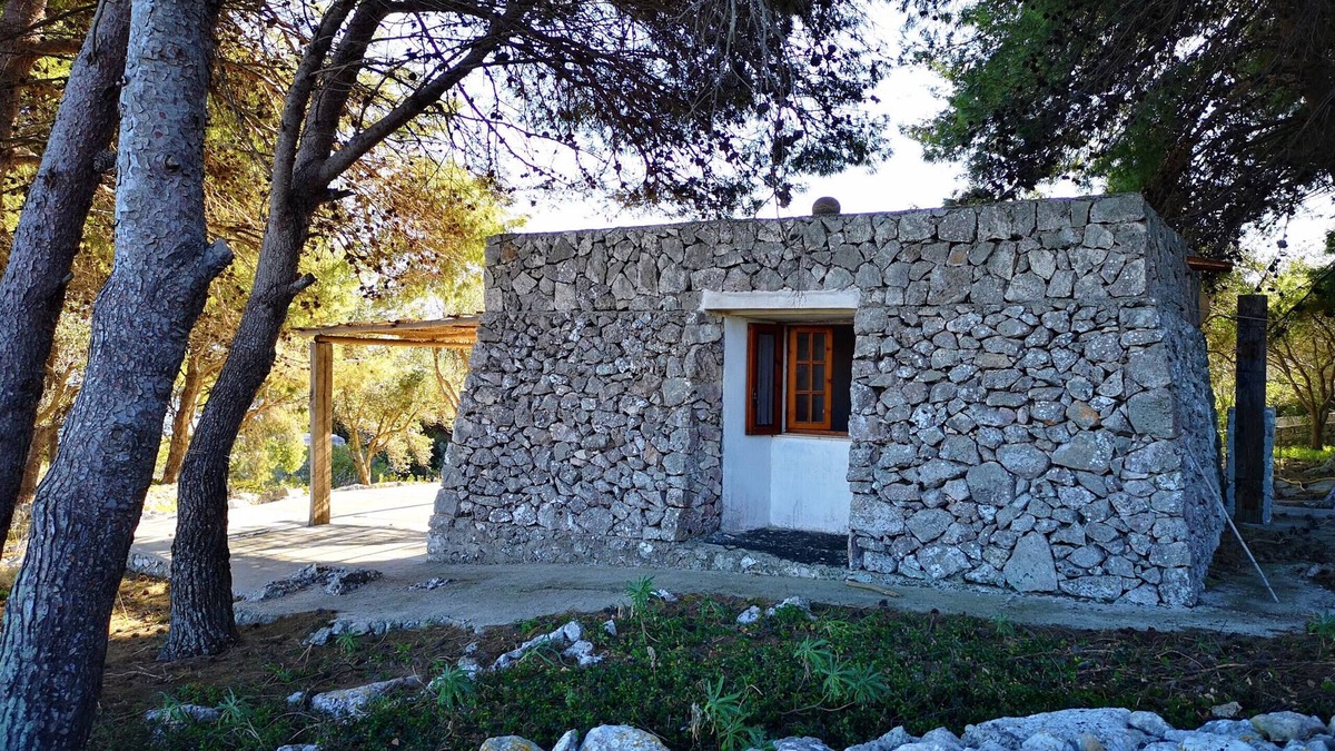 Castro Marina Cottage | Romantic trullo with sea access and stunning views (house G)
