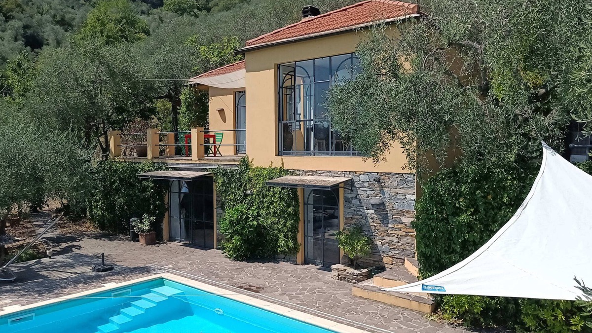 Dolcedo House | Romantisches Landhaus mit Panoramapool Inmitten Unberührter Natur