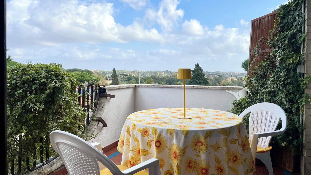 Rome Apartment | Rome Special place, 30 min bus to San Pietro/Vatican and center of Rome.