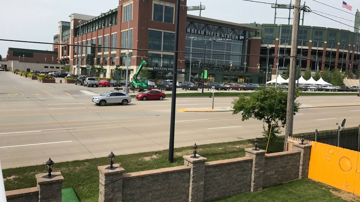 Green Bay House | Ron Wolf's Hall of Fame Club Housen1199 Shadow Lane