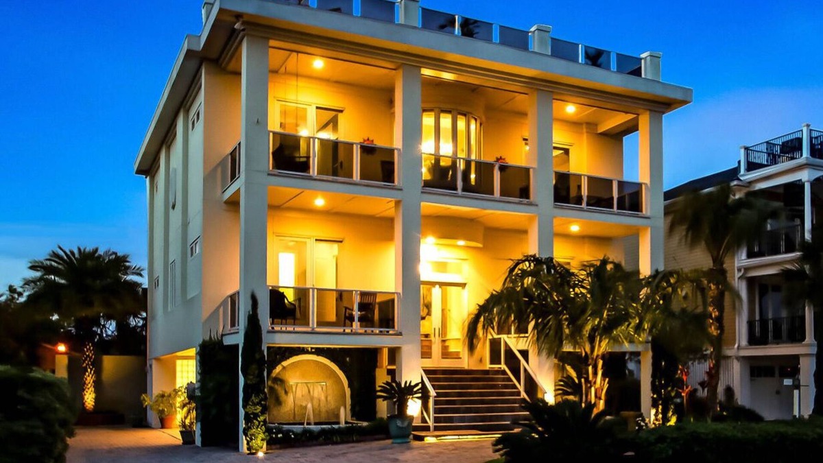 Tybee Island House | Roof Top Deck w/Ocean Views, Heated Pool Access
