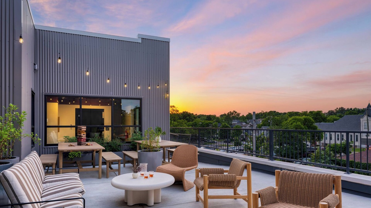 12 South Condo | Rooftop + Courtyard | 2BR w/Balcony | Gilmore