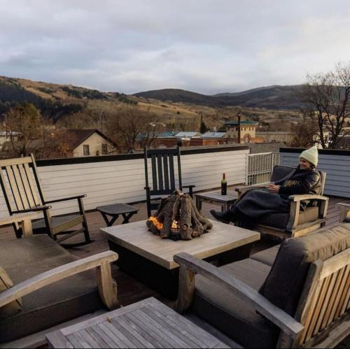 Heart of Missoula House | Rooftop Guest House with Hot Tub