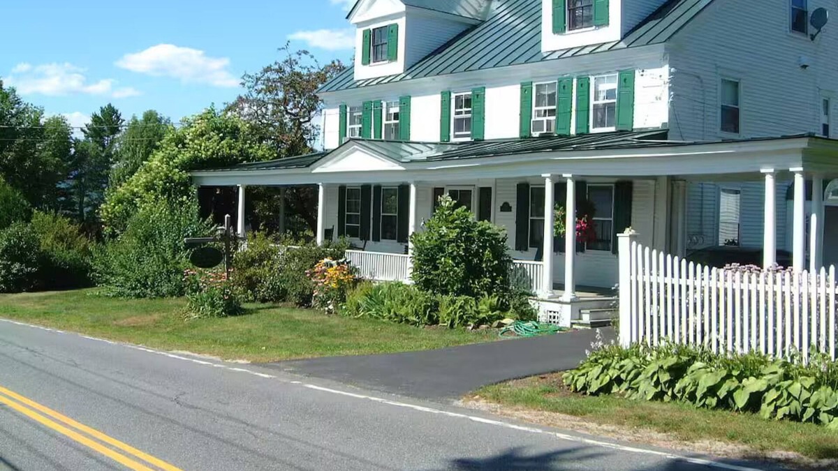 Enfield Bed & Breakfast | Room 2 at Beautiful restored home, B&B.