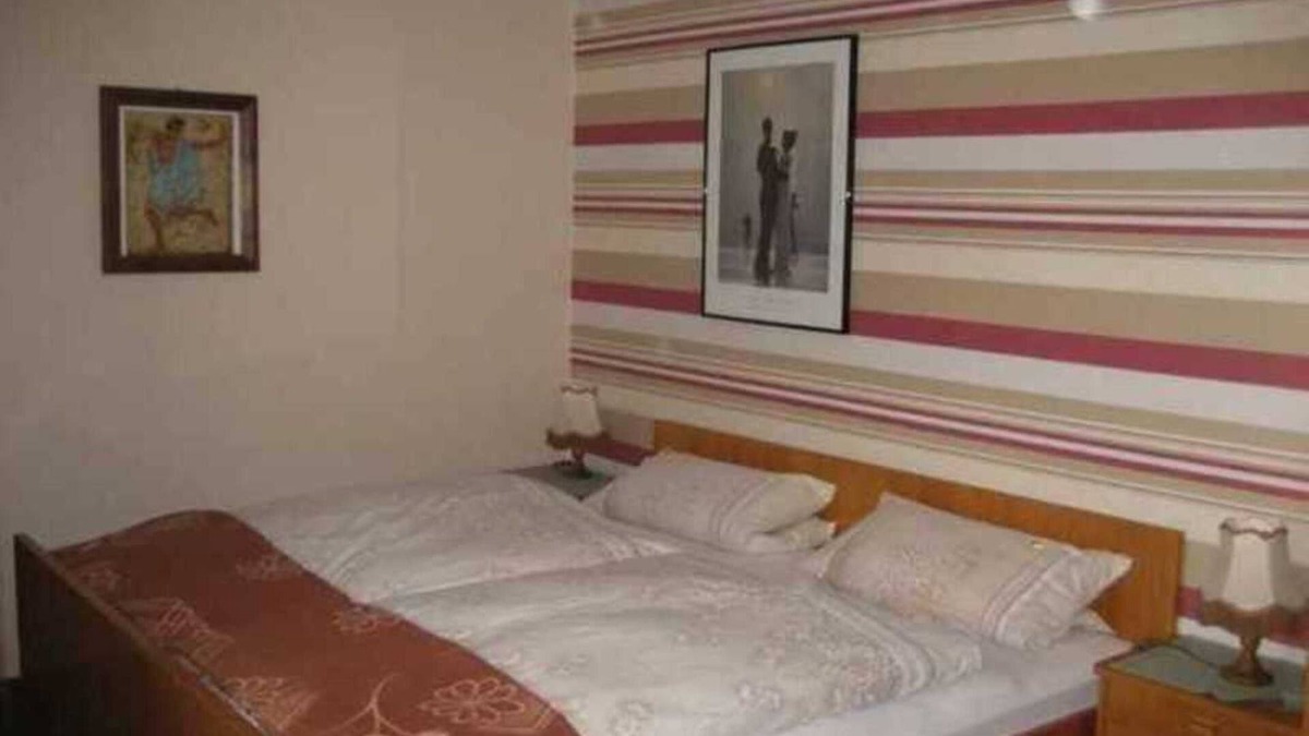 Lichtenfels Apartment | Room 5 - House by the forest