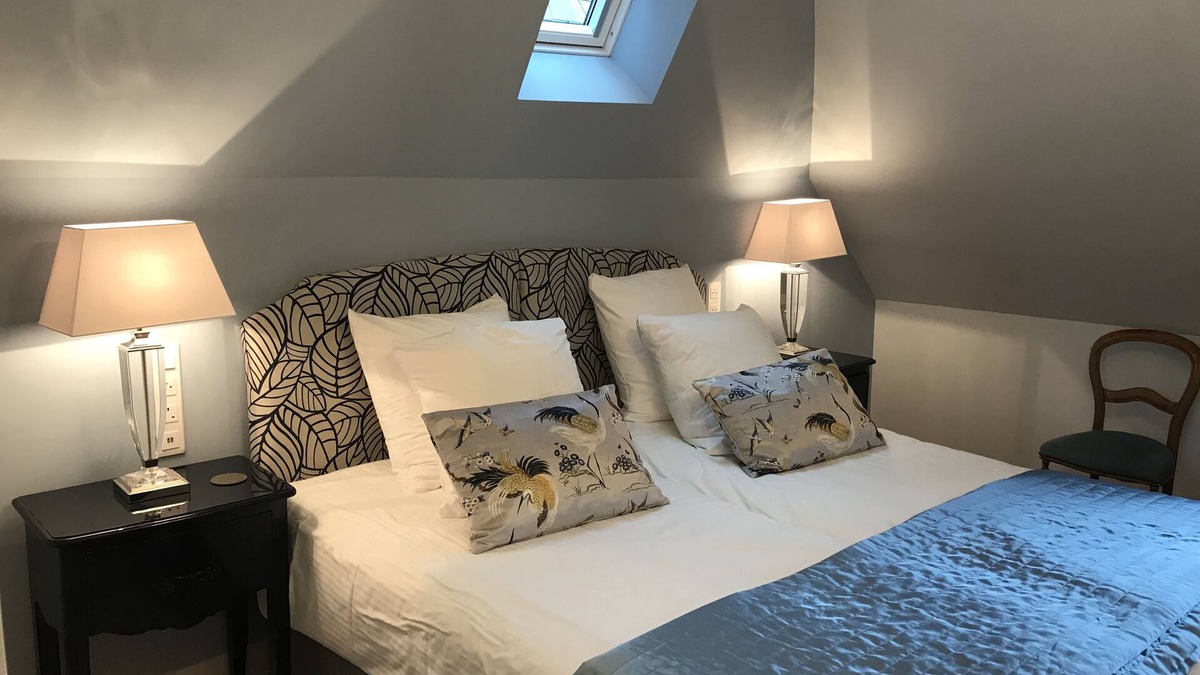 Jarze Bed & Breakfast | Room 6 Twin bedroom with en-suite