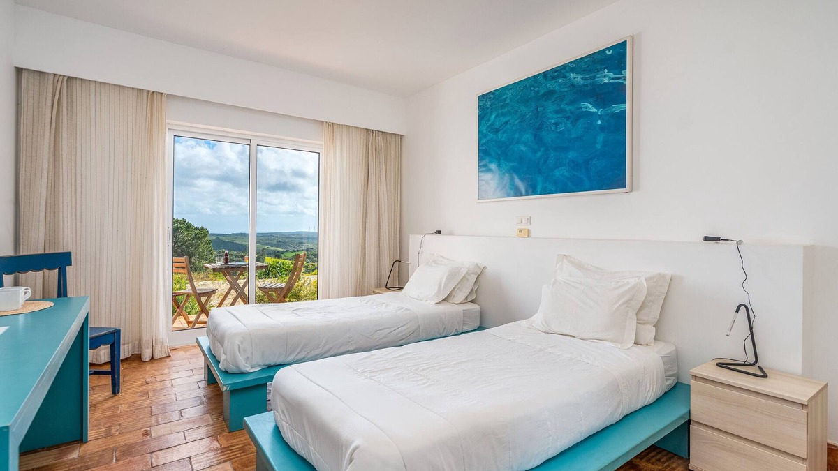 Aljezur Apartment | Room 'Abril' with Sea View, Shared Pool and Wi-Fi