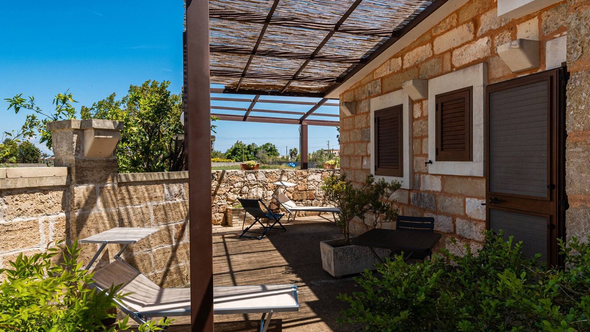 Vitigliano Apartment | Room 'Angeli Nel Salento - C H - Mare' with Private Terrace, Wi-Fi and Air Conditioning
