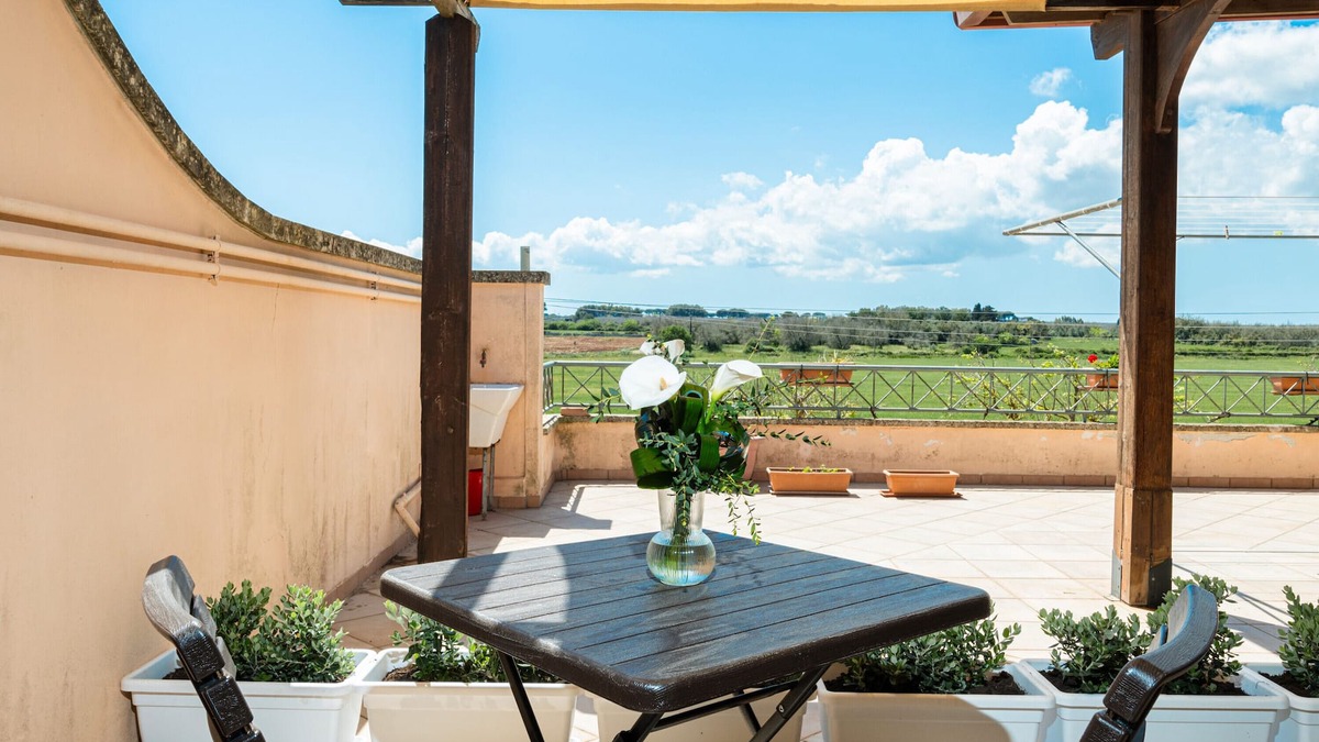 Cocumola Apartment | Room 'Angeli Nel Salento - Room 5' with Private Terrace, Wi-Fi and Air Conditioning