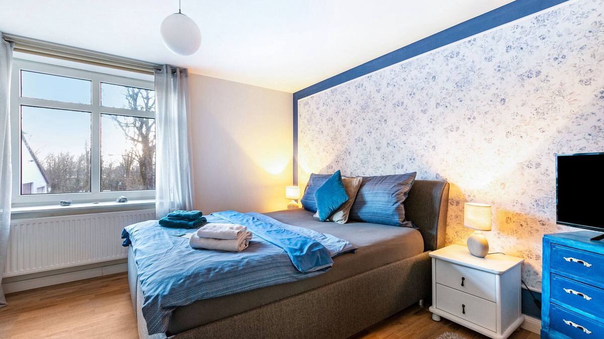 Cecilienkoog Apartment | Room 'Blauquarz' with Shared Garden and Wi-Fi