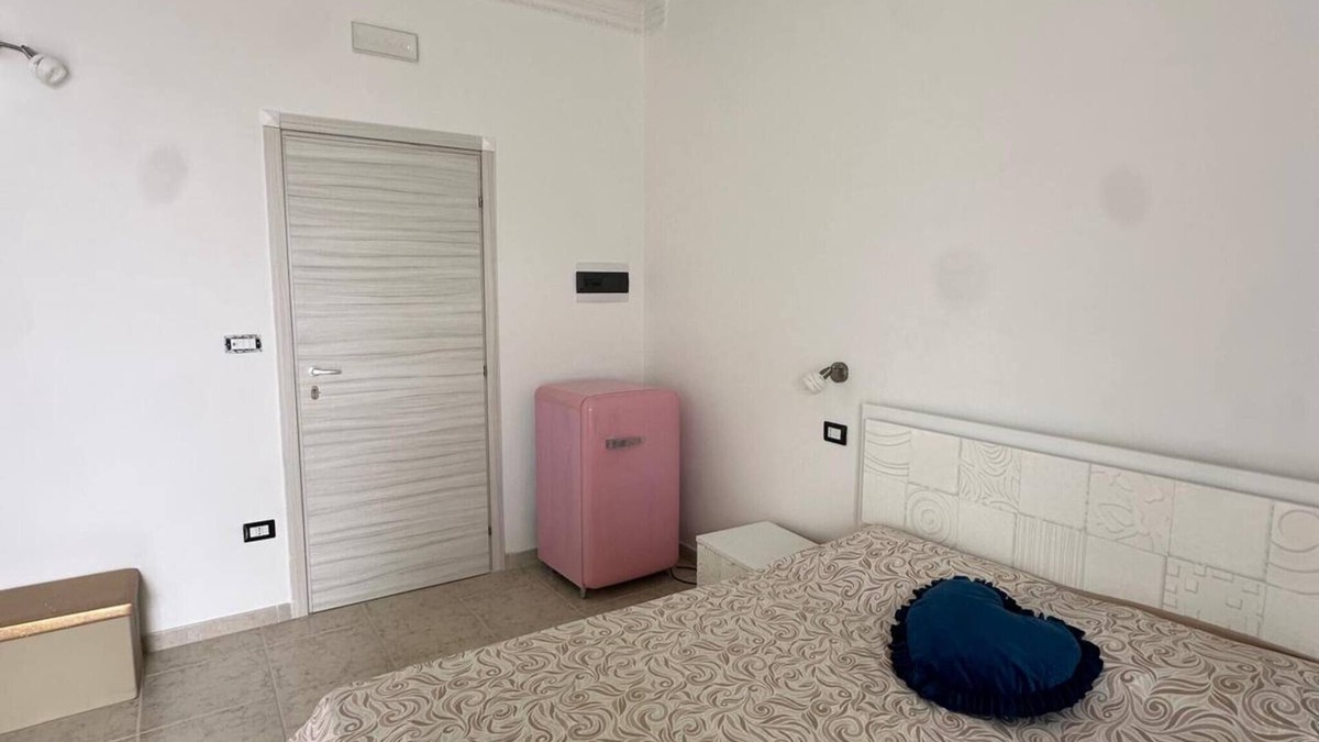 Torre Lapillo Apartment | Room 'Blu Dea - 3' with Shared Terrace, Wi-Fi and Air Conditioning