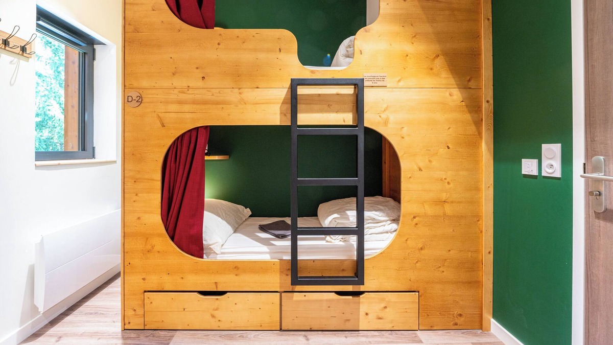 Faverges-Seythenex Apartment | Room 'Chambre D' with Mountain View, Shared Terrace and Wi-Fi