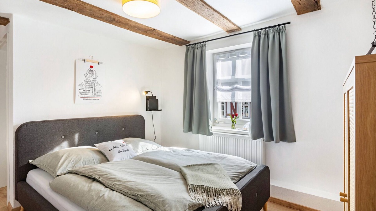 Ziegenhain Apartment | Room 'Doppelzimmer 7' with Wi-Fi