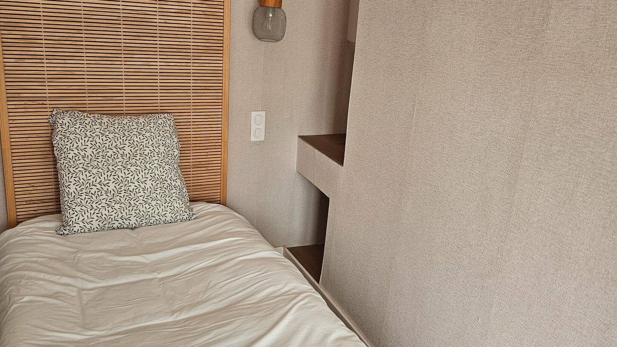 Salies-du-Salat Apartment | Room 'Double Room' with Shared Terrace, Wi-Fi and Air Conditioning