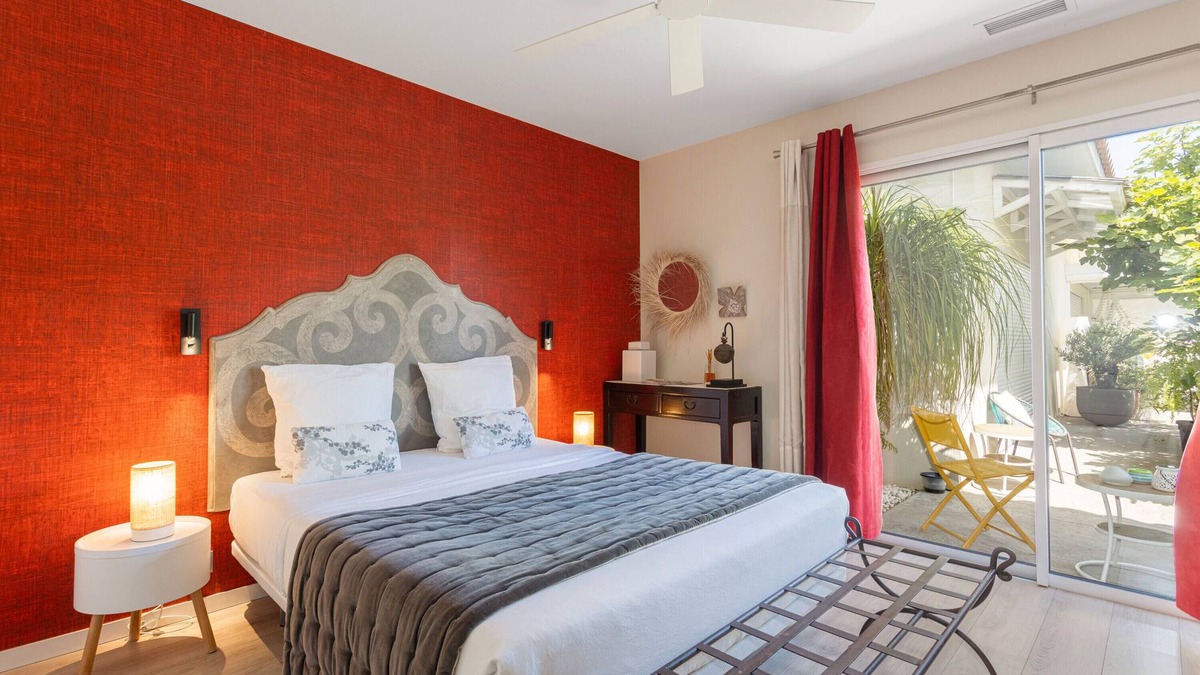 Saint-Nazaire Apartment | Room 'Esprit Du Sud' with Shared Pool, Wi-Fi and Air Conditioning