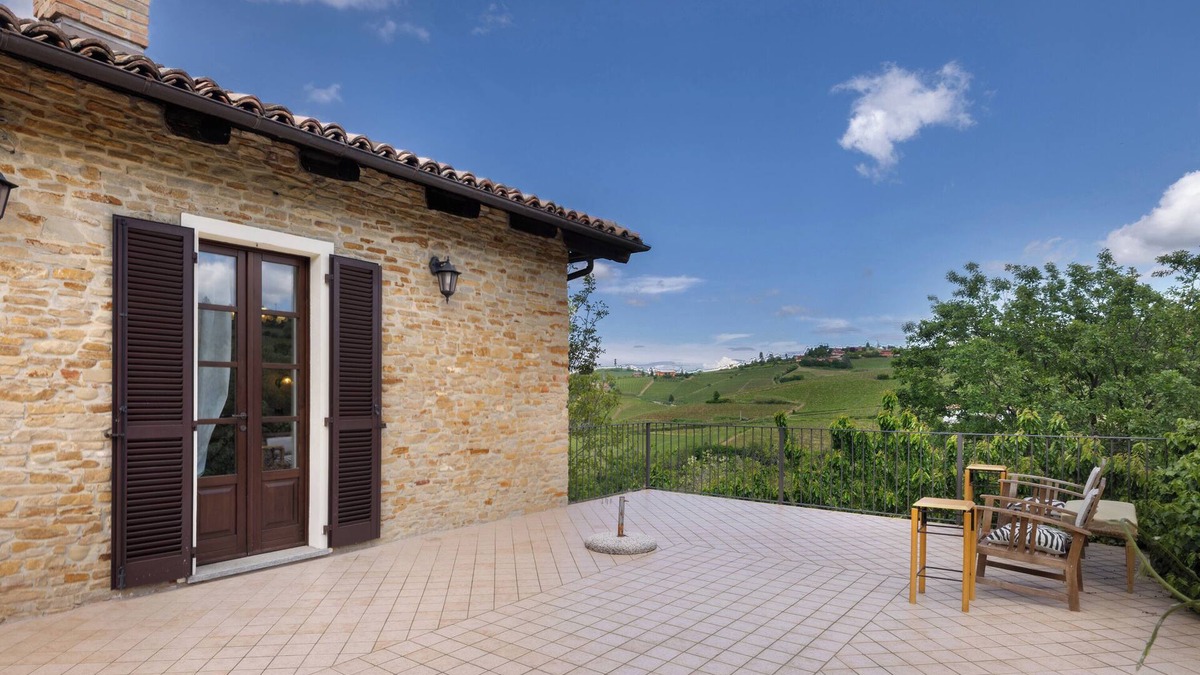 Mango Apartment | Room 'Favorita Suite' with Shared Terrace, Shared Garden and Wi-Fi