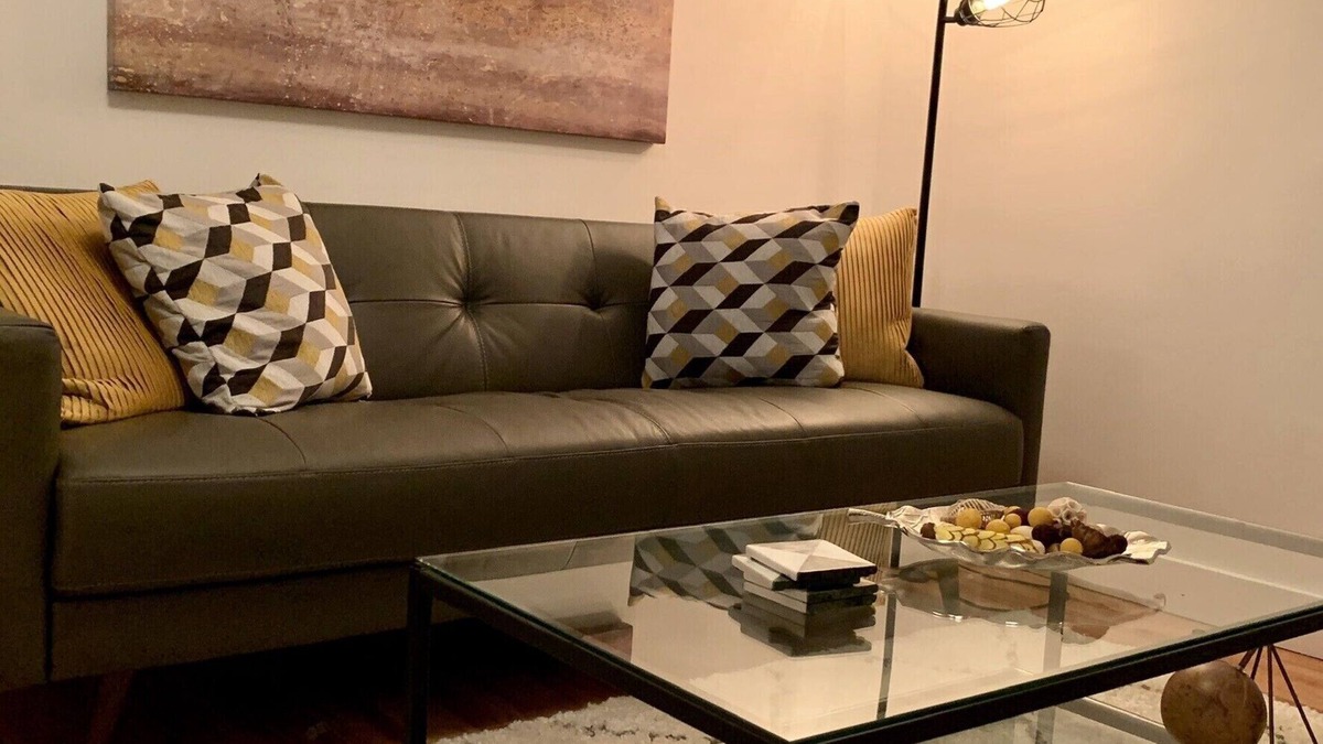 Gonzales House | Room for rent in fantastic location