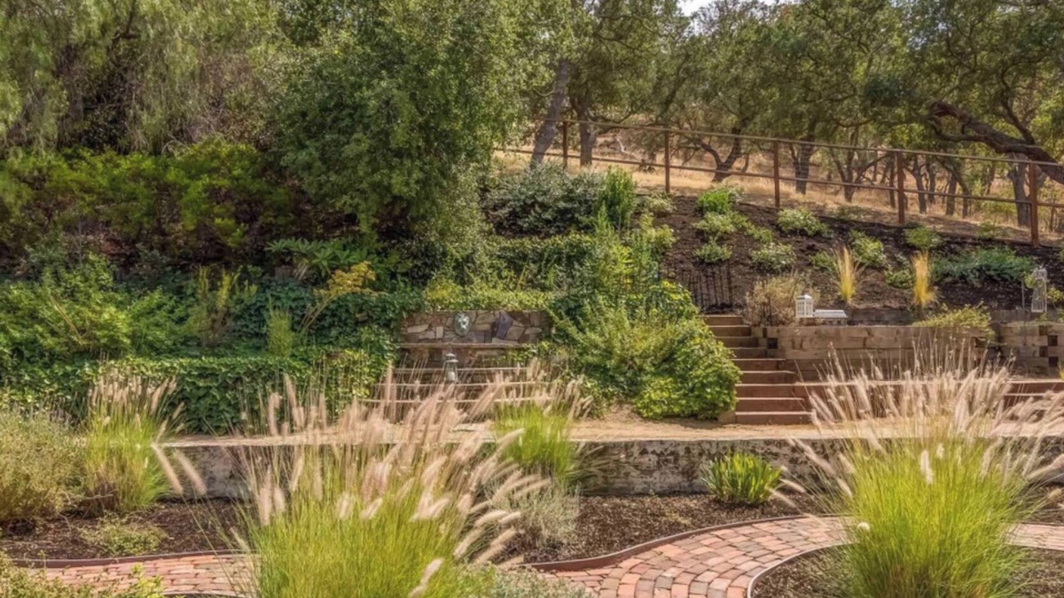 Clayton House | Room for Rent in Marvelous Clayton with AC, WiFi
