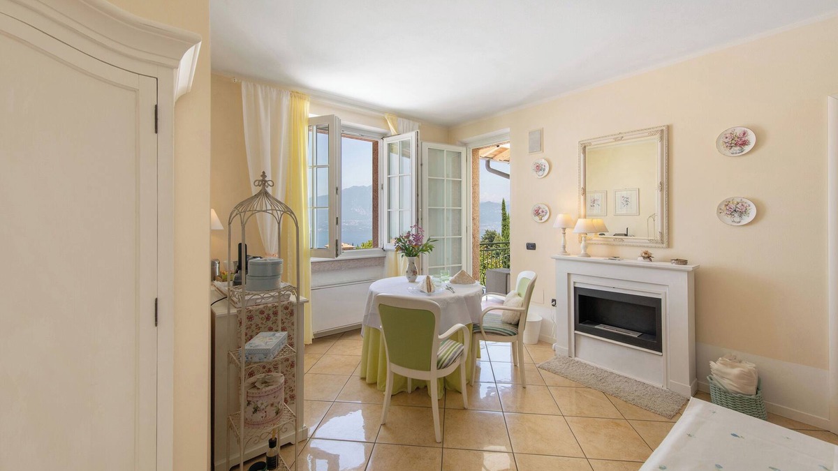 Albisano Apartment | Room 'Gemme Suite Bb' with Lake View, Balcony and Wi-Fi